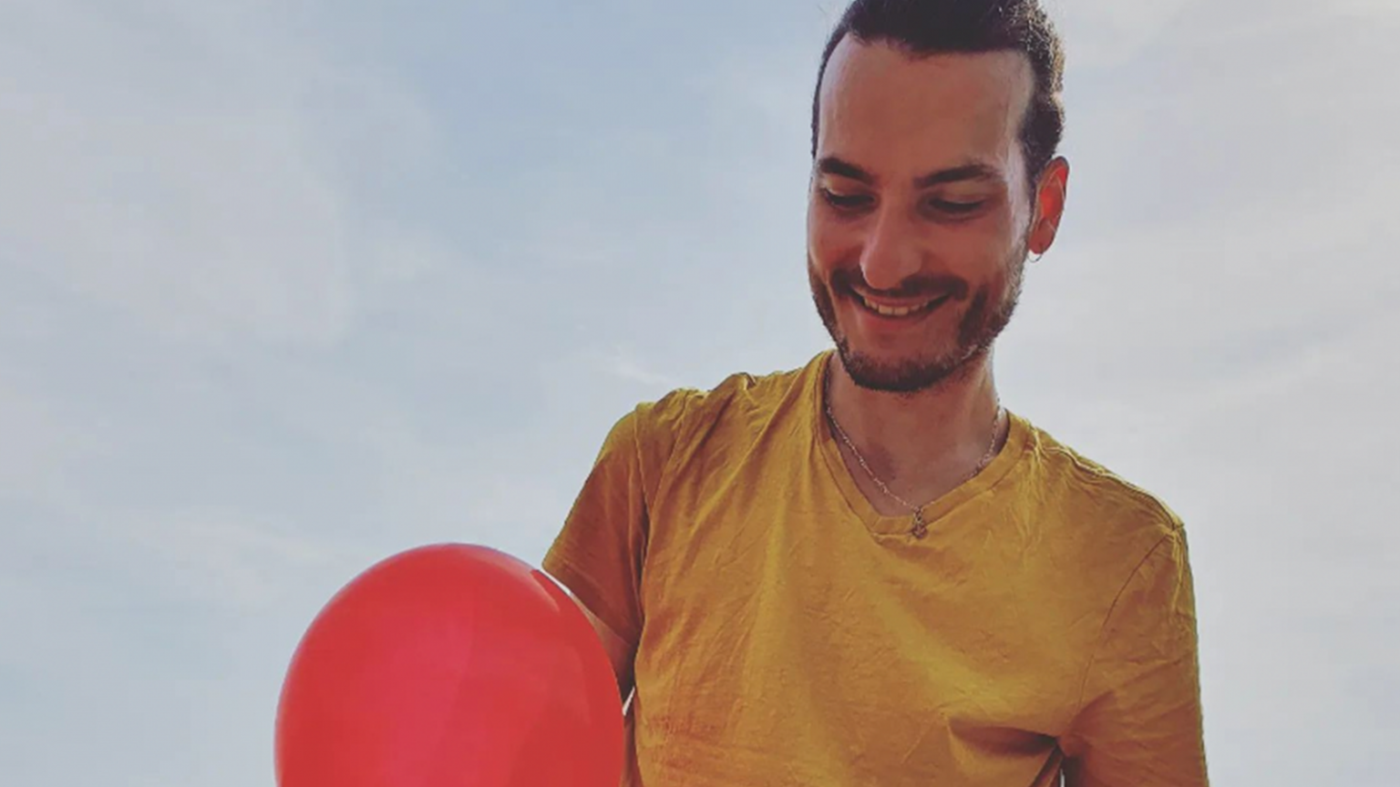 photo de Jo̱a est Un gars bien pour son nouveau clip