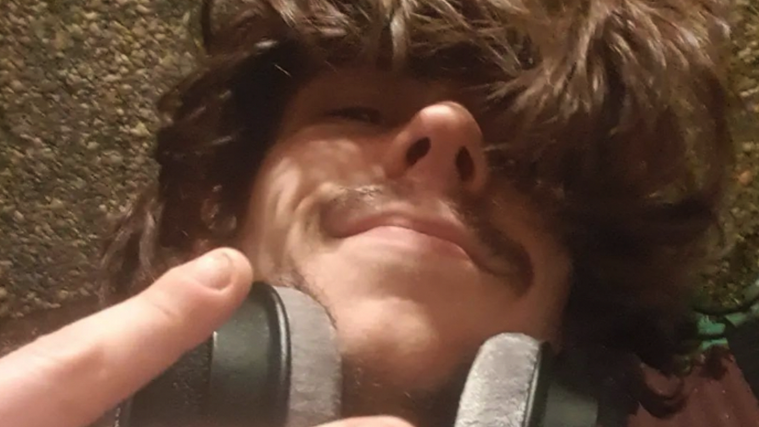 photo de Maxence pose « Les Règles Du Jeu 2.0 » avec son nouveau clip