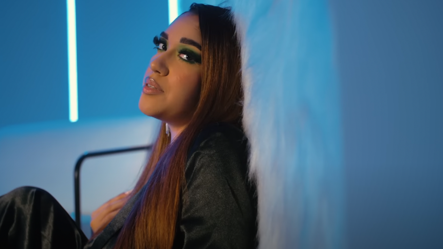 photo de Succombez au charme d'ANGEE avec son nouveau clip « CTM »