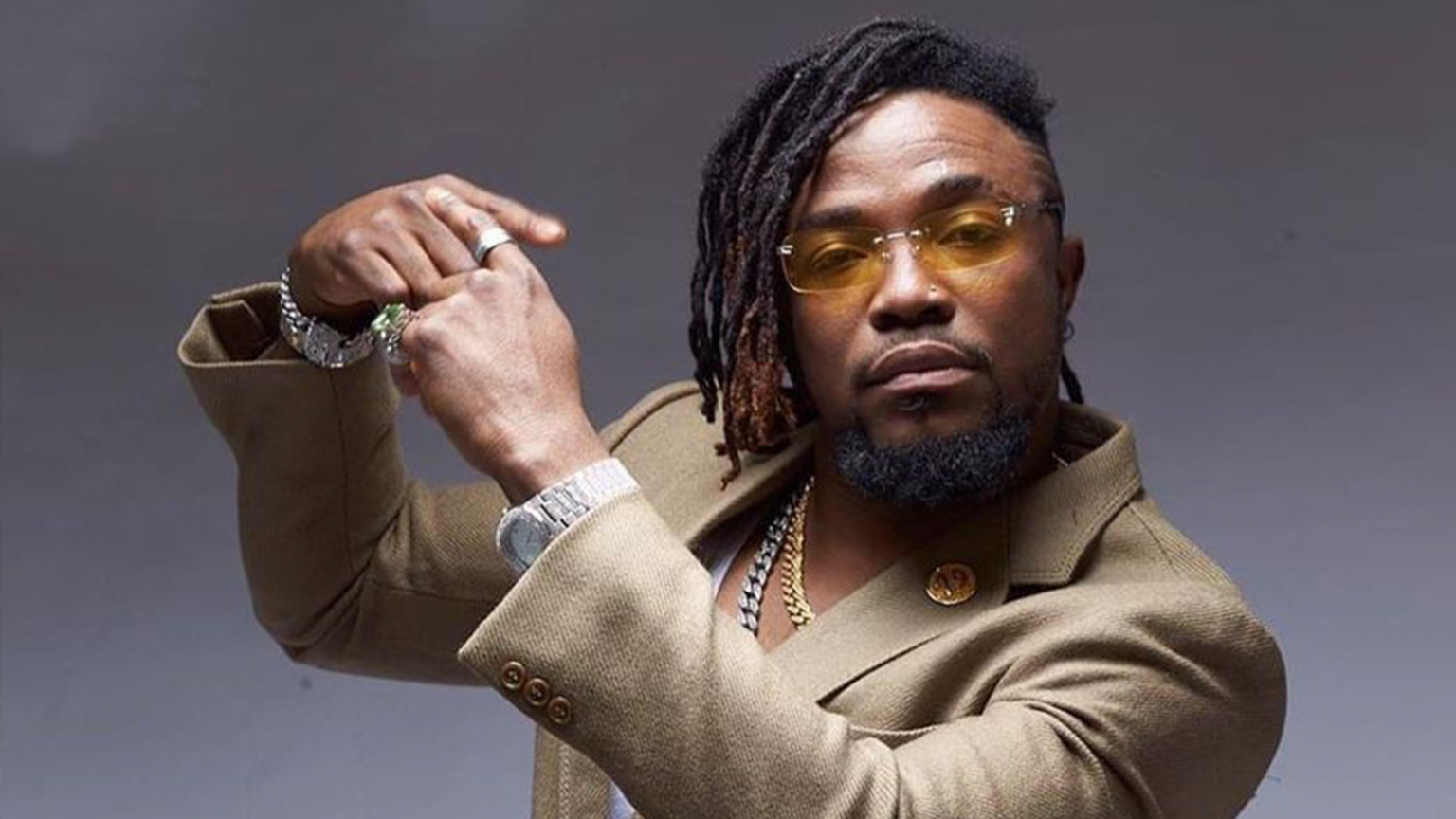 photo de Zoom sur Ewing Sima, un créateur dans la tendance...