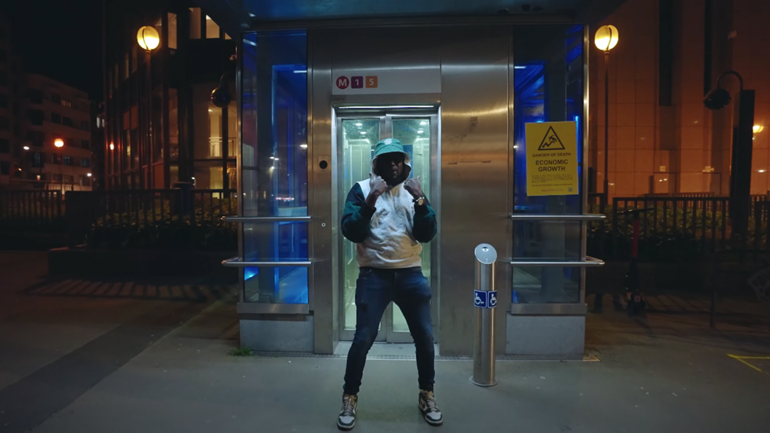 photo Jetez un œil dans l' « Angle Mort », le nouveau clip de Zara Tosta