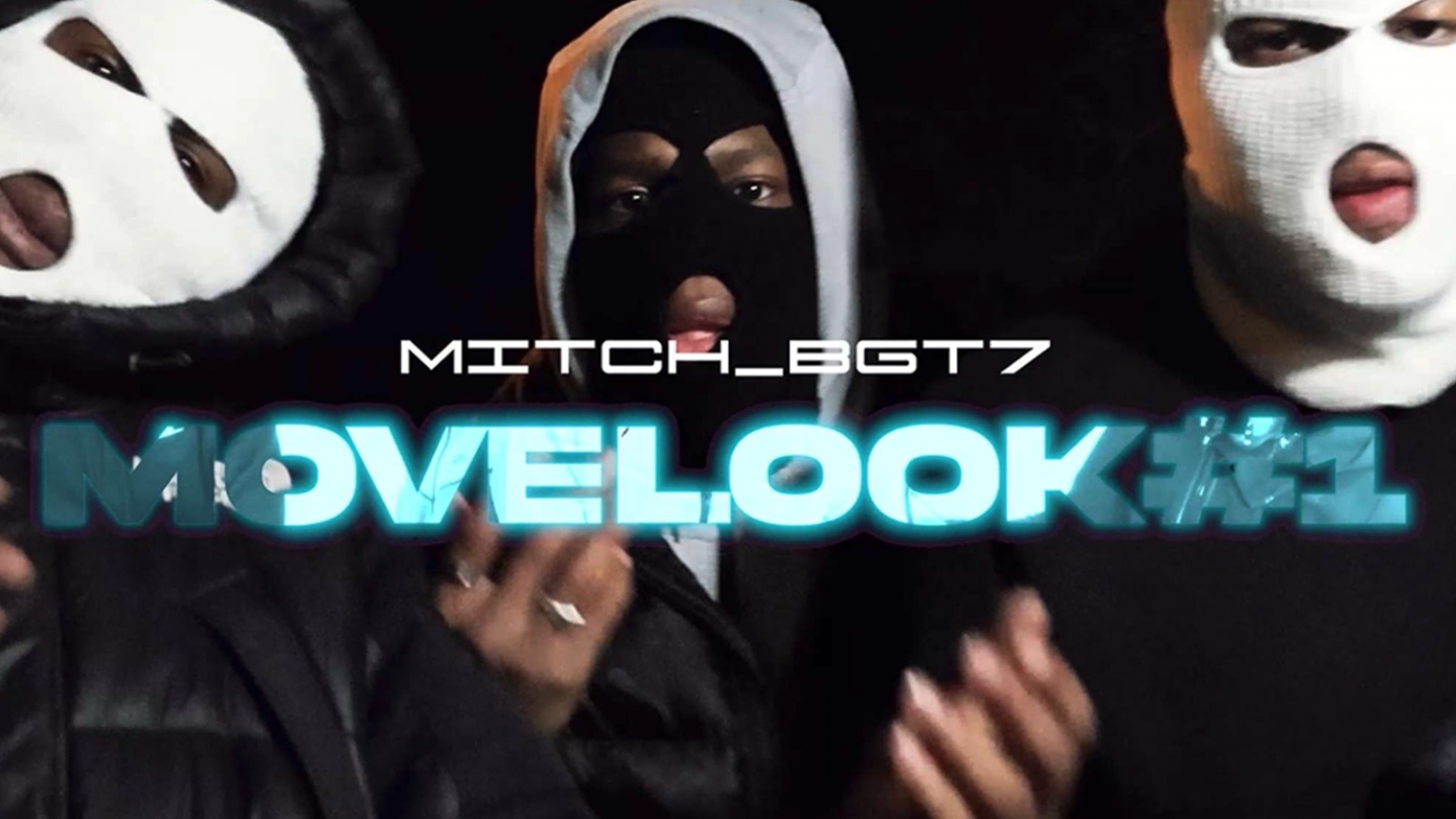 photo MITCH BGT7 rappe devant la Tour Eiffel pour « MOVELOOK #1 »