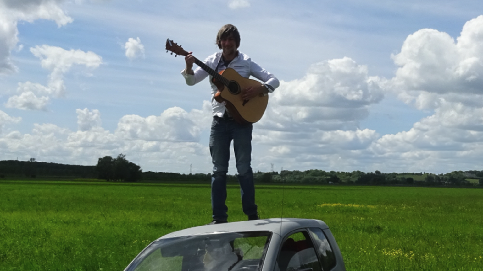 photo de Aube de l'Etoile chante l'amour sous son « Cocotier »