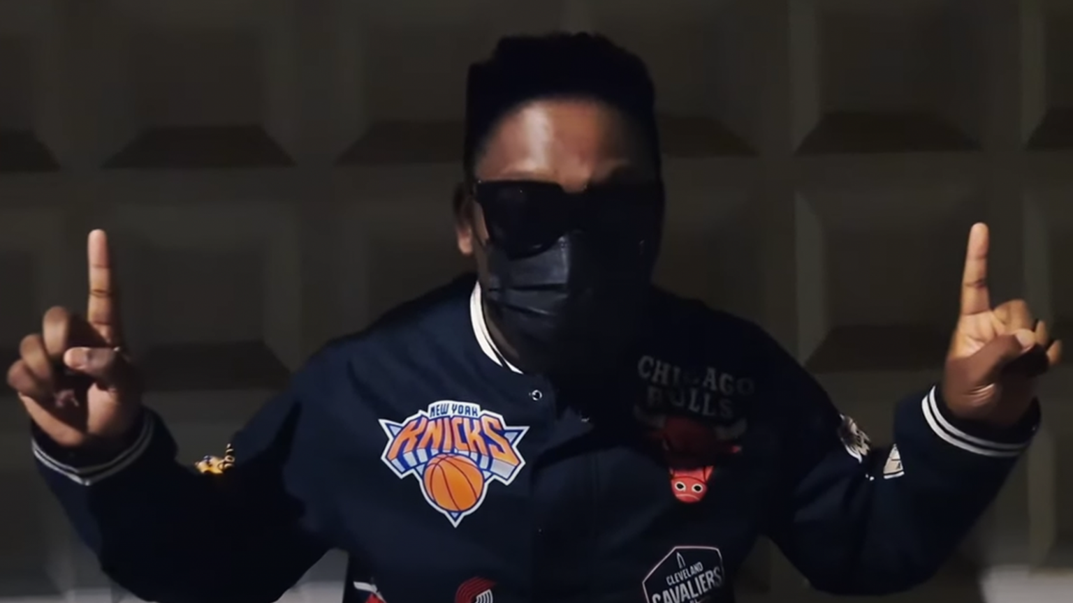 photo de BILLIONGA tire à balle réelle dans son nouveau clip « Barillet »