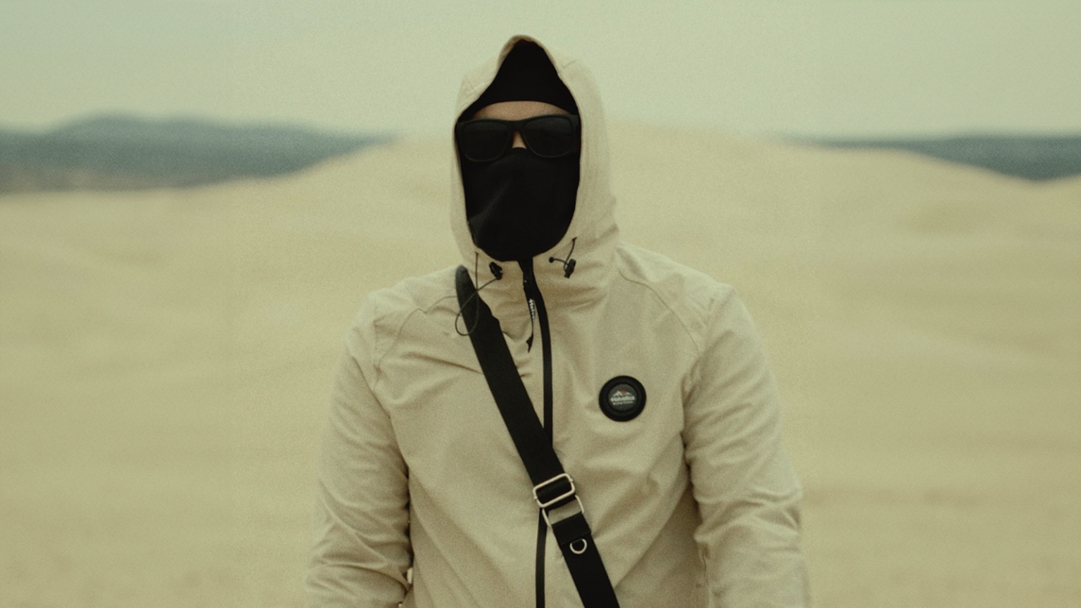 photo de Billi raconte son « Amour Siliconé » dans son nouveau clip.