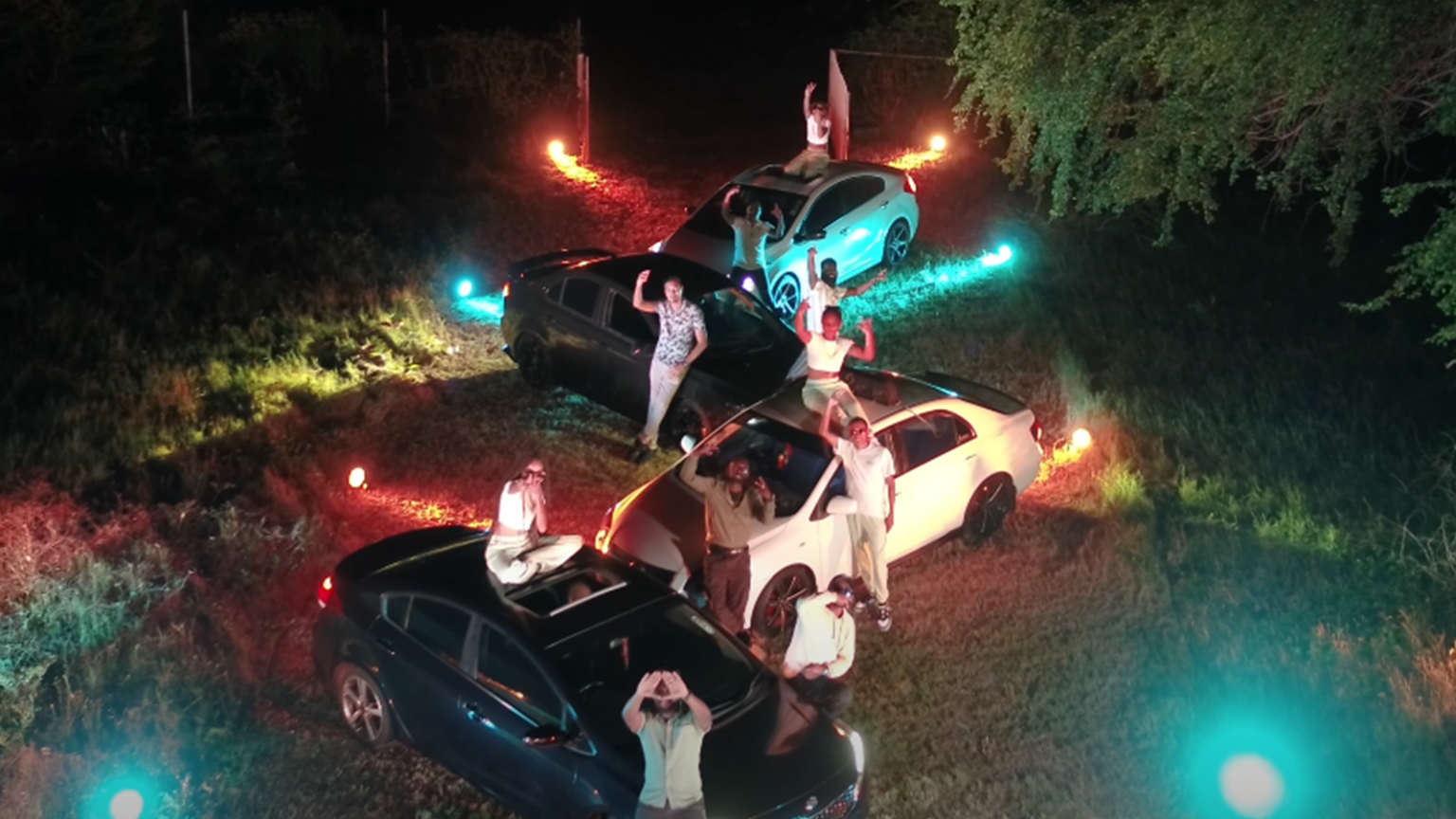 Papi ambiance les siens dans son nouveau clip « Whine sa » photo de Papi ambiance les siens dans son nouveau clip « Whine sa »