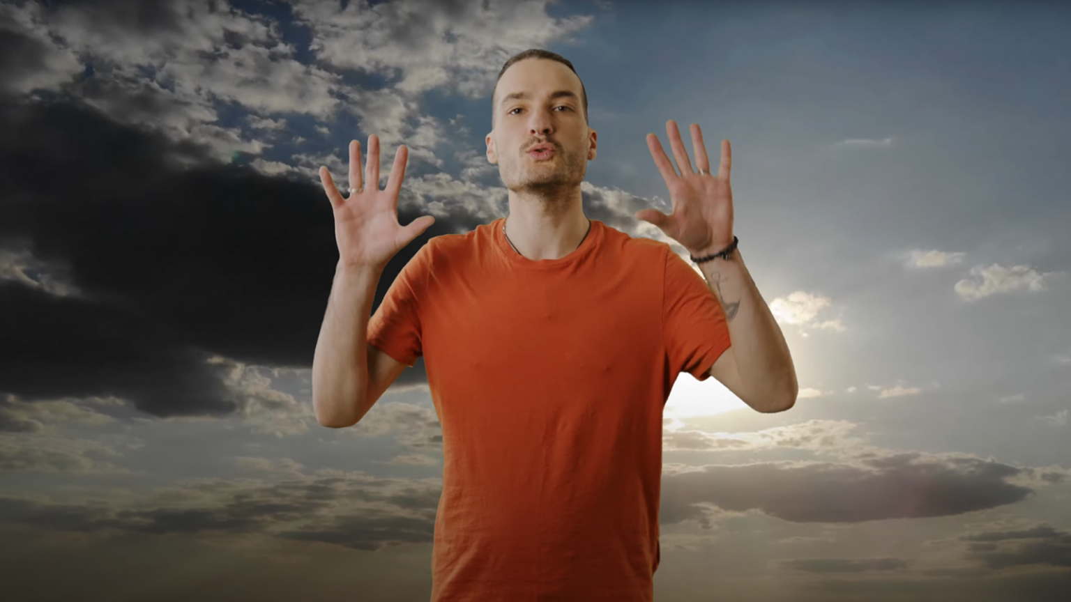 Photo de Au fait, « On en est où ? » avec le nouveau clip de Joa ?