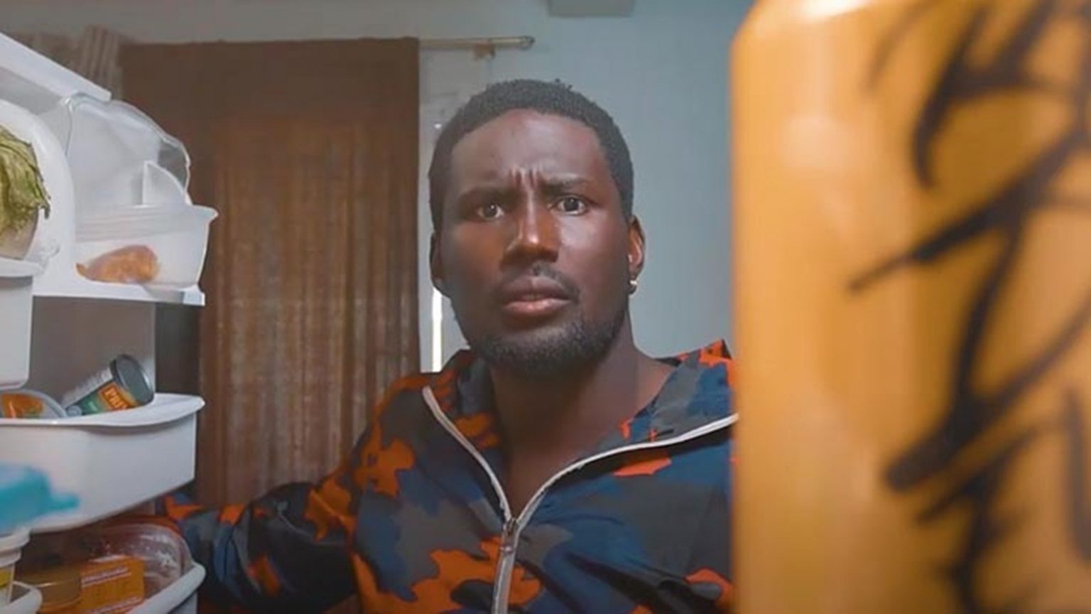 Photo de C-chill s'ennuie à la maison dans son dernier clip Lakay