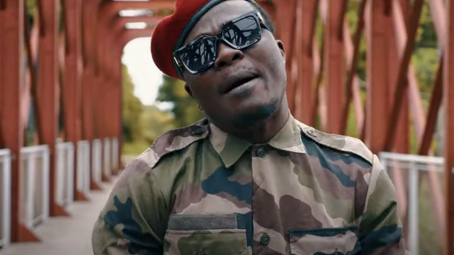 Découvrez « Djinzin », le nouveau clip explosif de TOURA MANKAN Photo de Découvrez Djinzin, le nouveau clip explosif de TOURA MANKAN