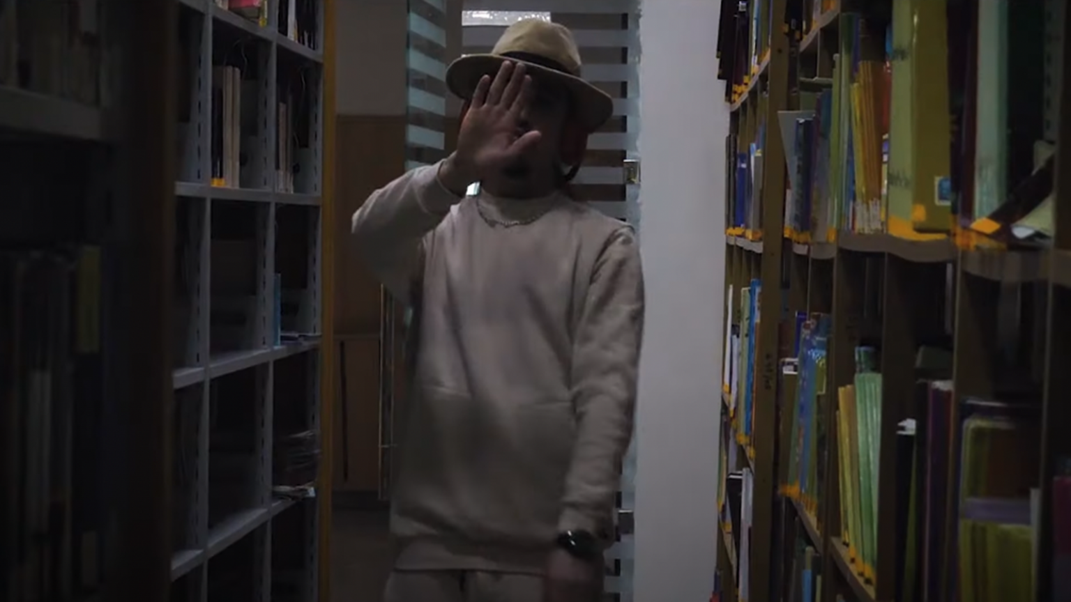 Photo de Découvrez le nouveau clip de AYM Mba9et