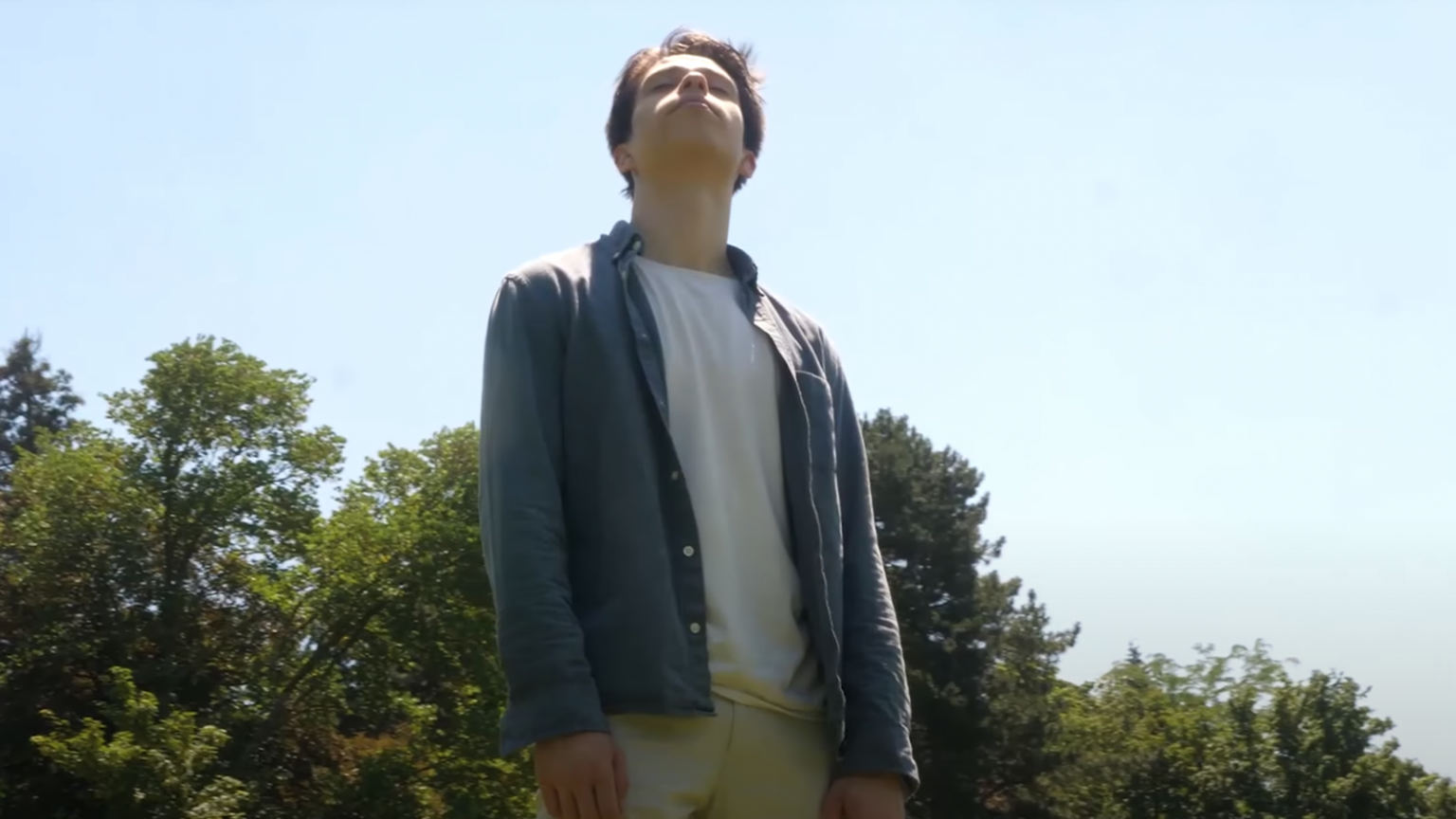 « JE VAIS BIEN » depuis que j’ai vu le nouveau clip d’Alexis Robino Photo de « JE VAIS BIEN » depuis que j'ai vu le nouveau clip d'Alexis Robino