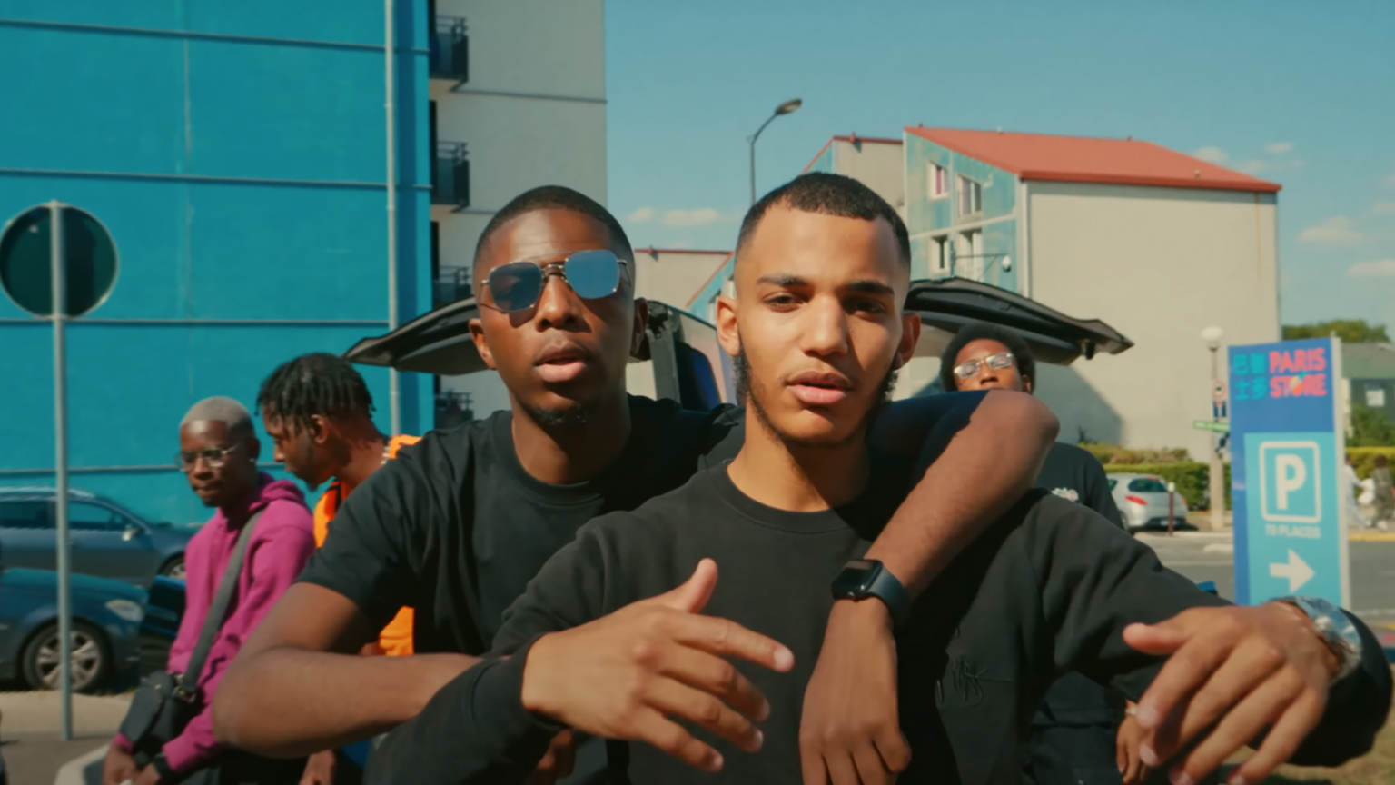 Photo de « LE SOLEIL EST SORTI » dans le dernier clip de Fablito