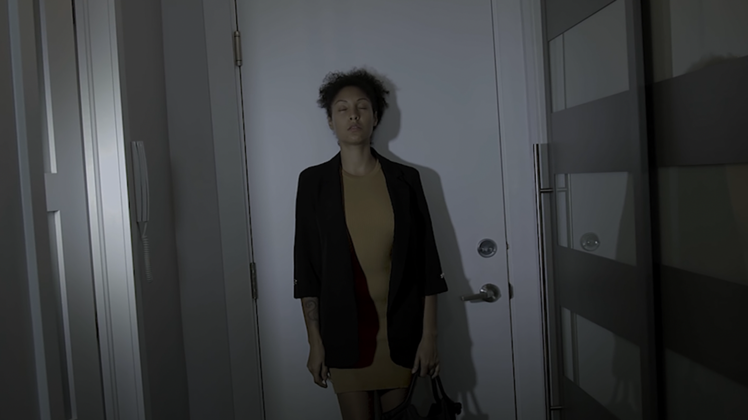 M.A.D. nous fait perdre la tête avec elle dans son nouveau clip « Fireworks » Photo de M.A.D. nous fait perdre la tête avec elle dans son nouveau clip Fireworks