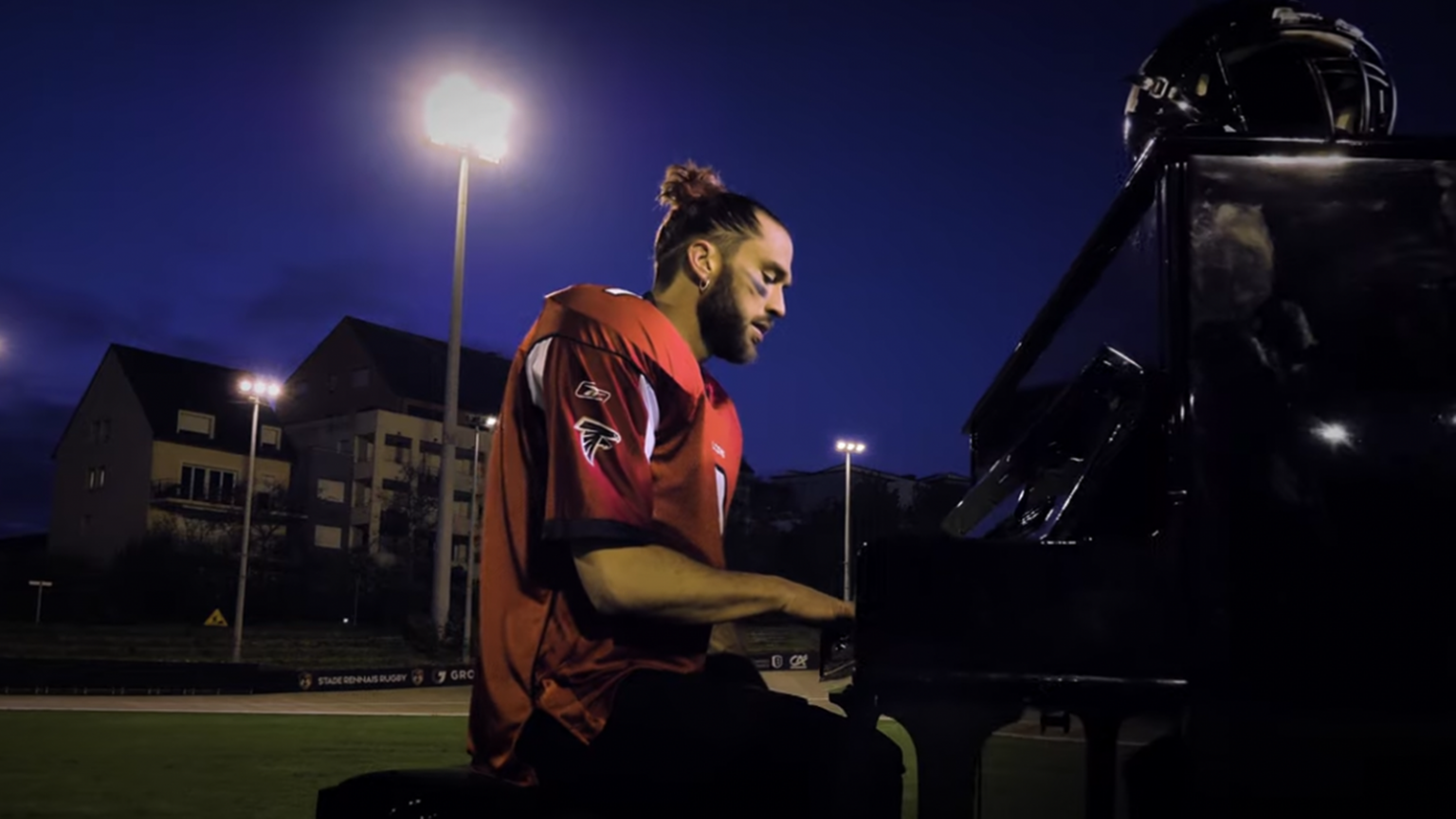 Photo de Mayeul est Fané dans son dernier clip incroyable !