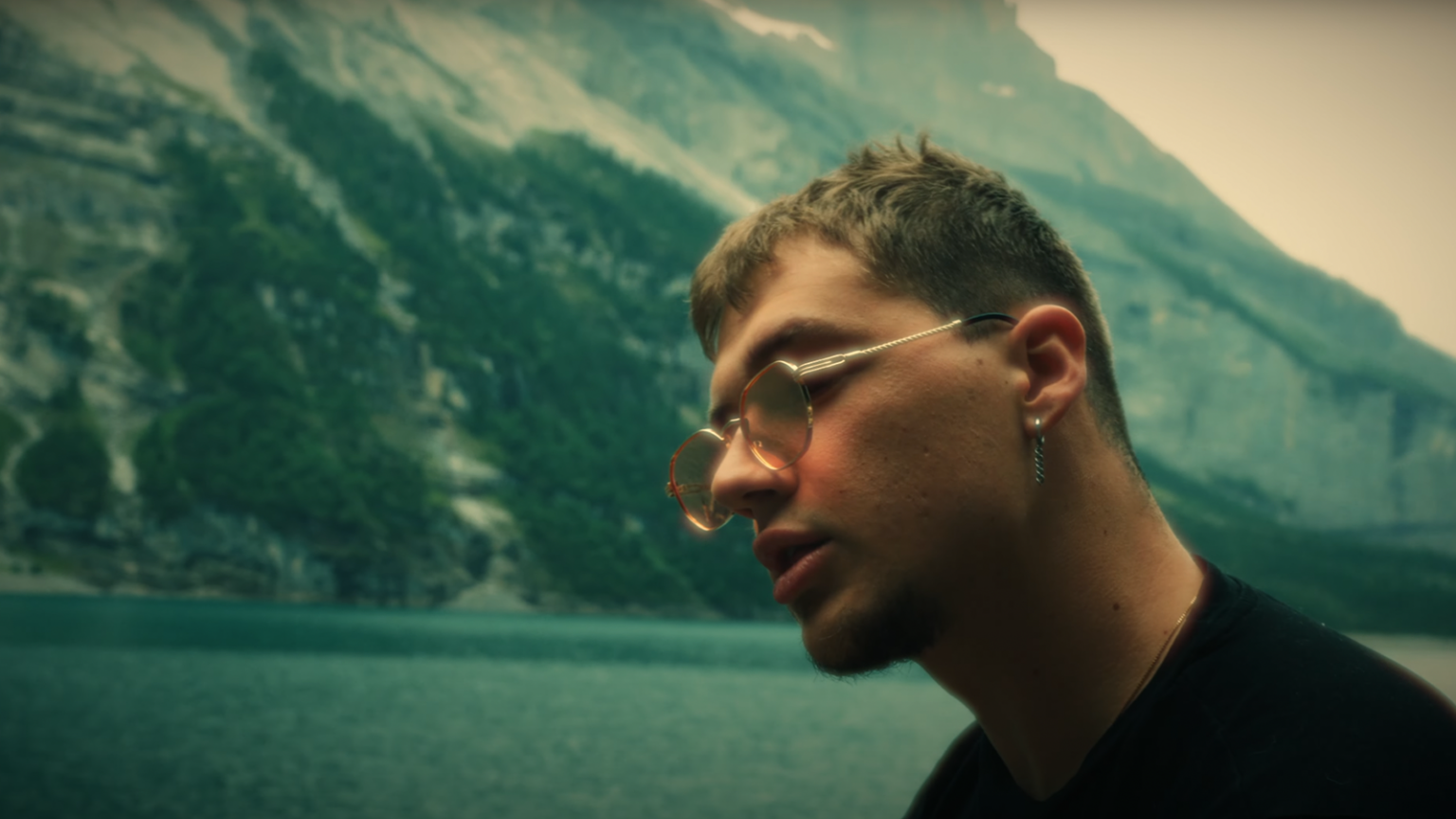 Photo de Préparez-vous à planer avec « Taïga », le nouveau clip de RECOexe