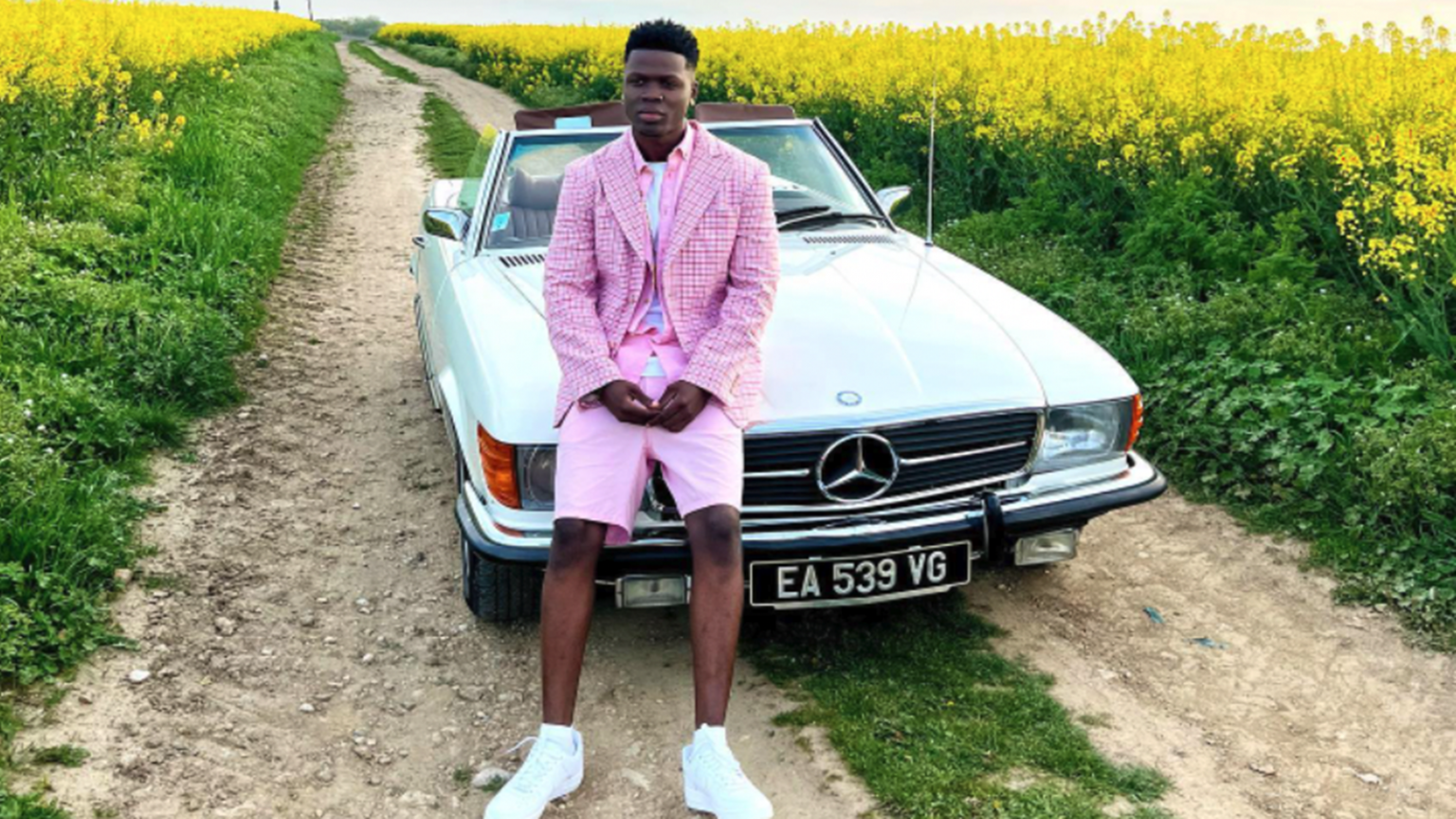 Photo de TEKKI, de retour avec un magnifique clip : JUST YOU AND ME