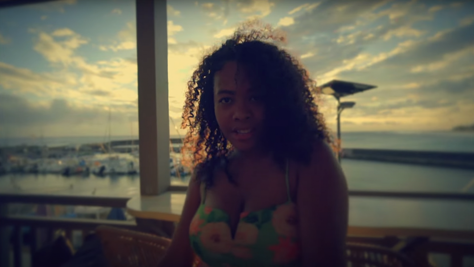 Photo de Découvrez ce qui est « À NOUS » avec le nouveau clip de Léa Noël