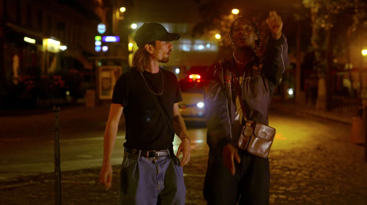 Photo de Embarquez pour « Space Mountain », le manège grandiose de Kema