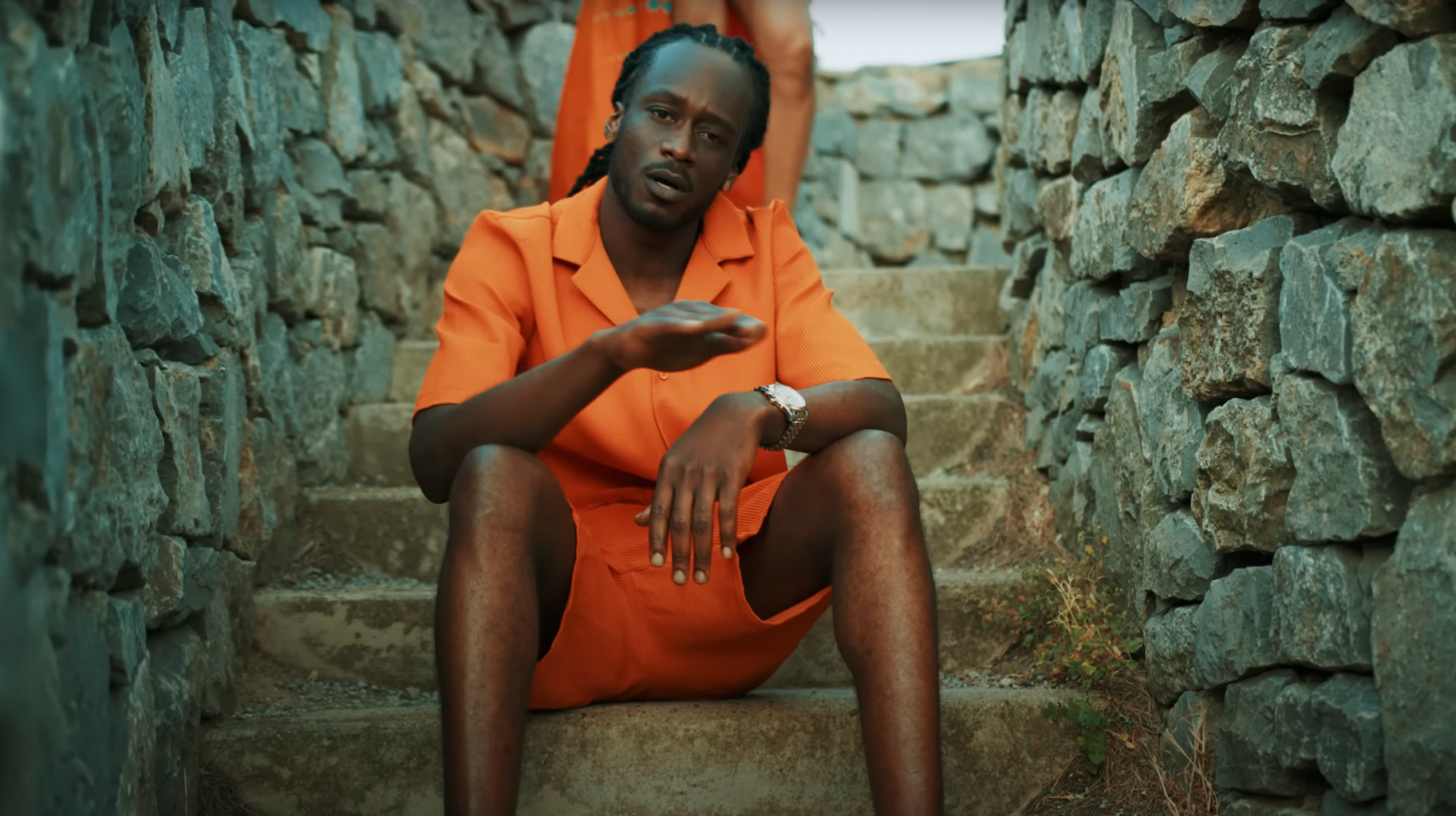 Photo de CLAYMAN nous enivre avec son nouveau clip « Péyé »