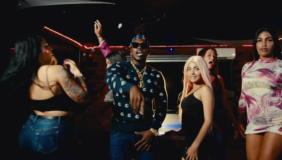 Photo de RICKMAN G CREW retourne la soirée avec son titre « POMPER »