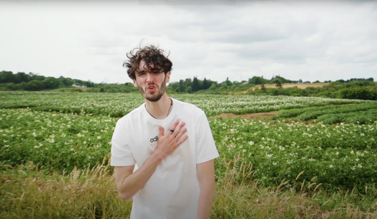 Photo de AYDEN suit sa « Route » dans son nouveau clip