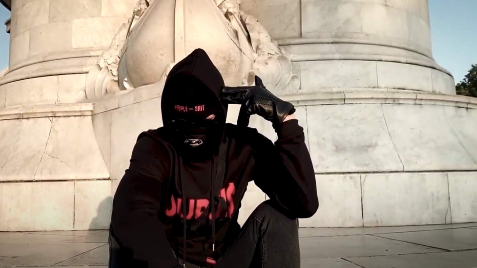 Photo de DUPUI$ est chaud bouillant dans son nouveau clip Si Tu Savais