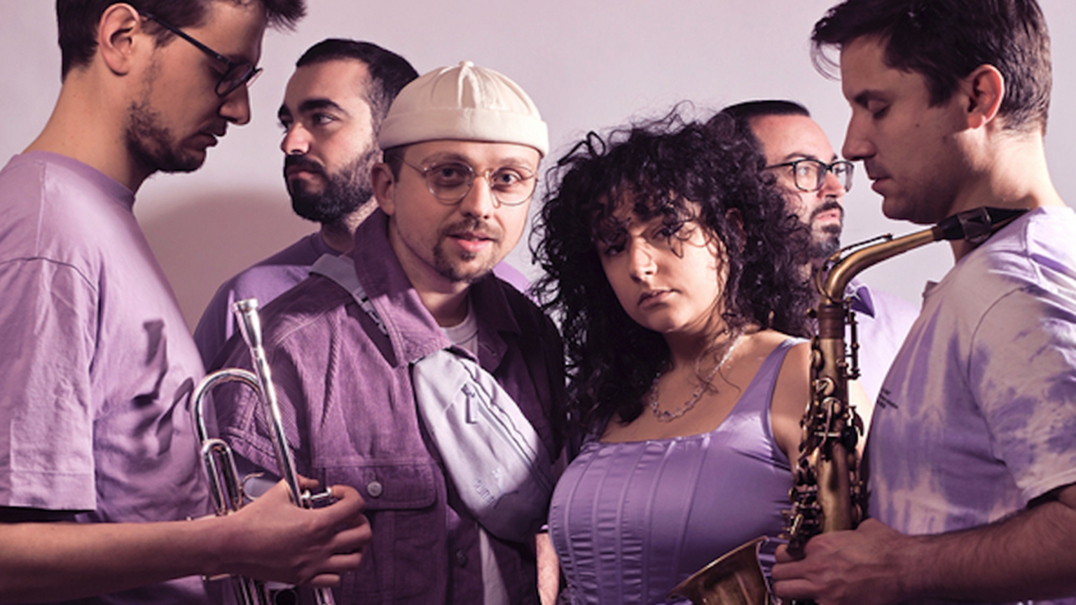 Photo de LAMUZGUEULE donne sa langue au chat pour son nouveau clip Posture