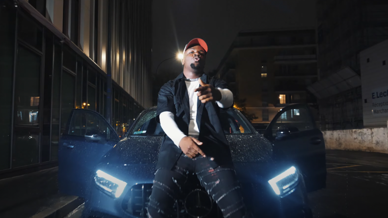 Photo de MITCH, à l'aise dans ses GIUSEPPE