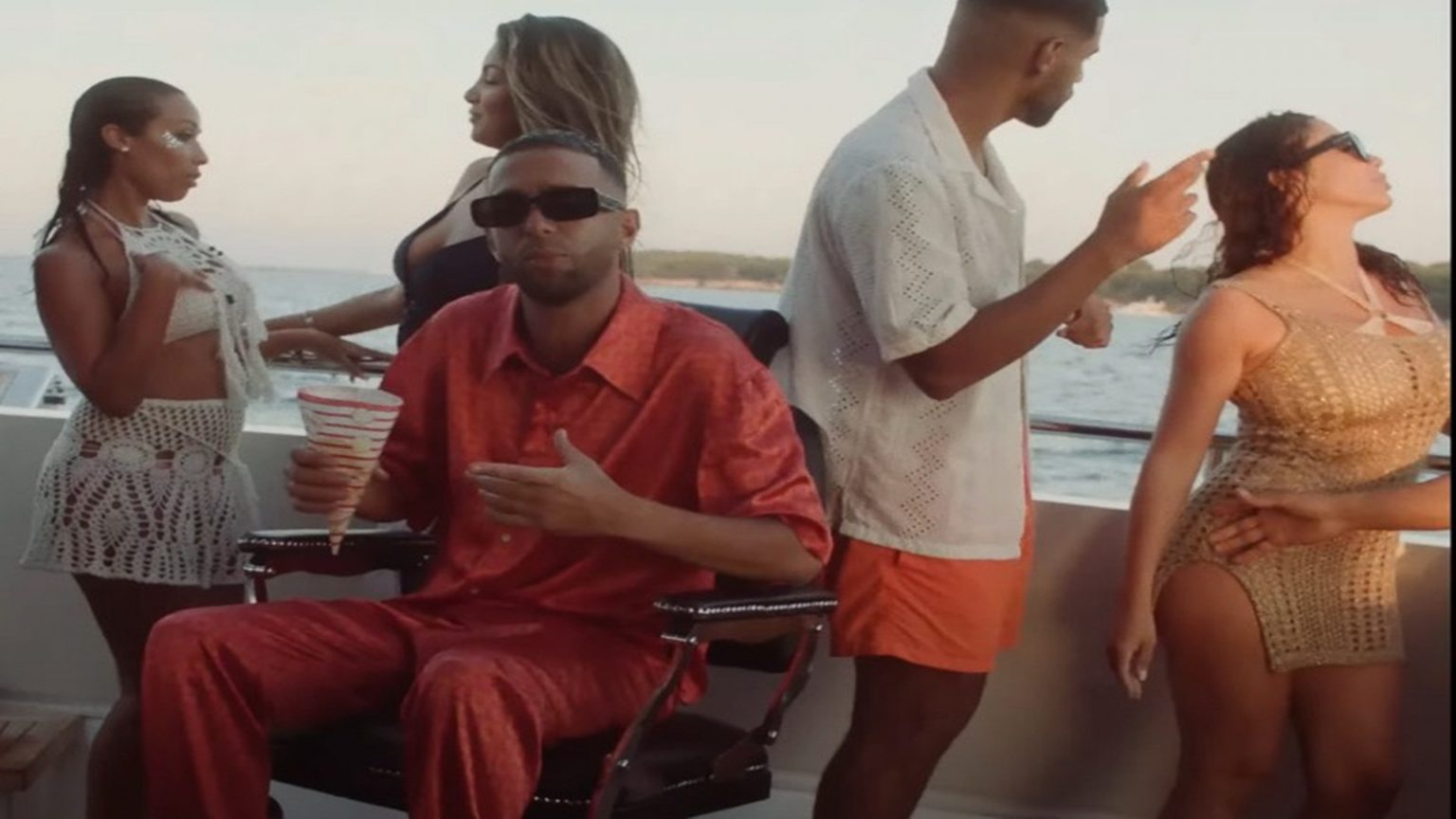 Photo de Naps et Lynda se font rincer par Amazon Music pour faire la fête à Cannes !