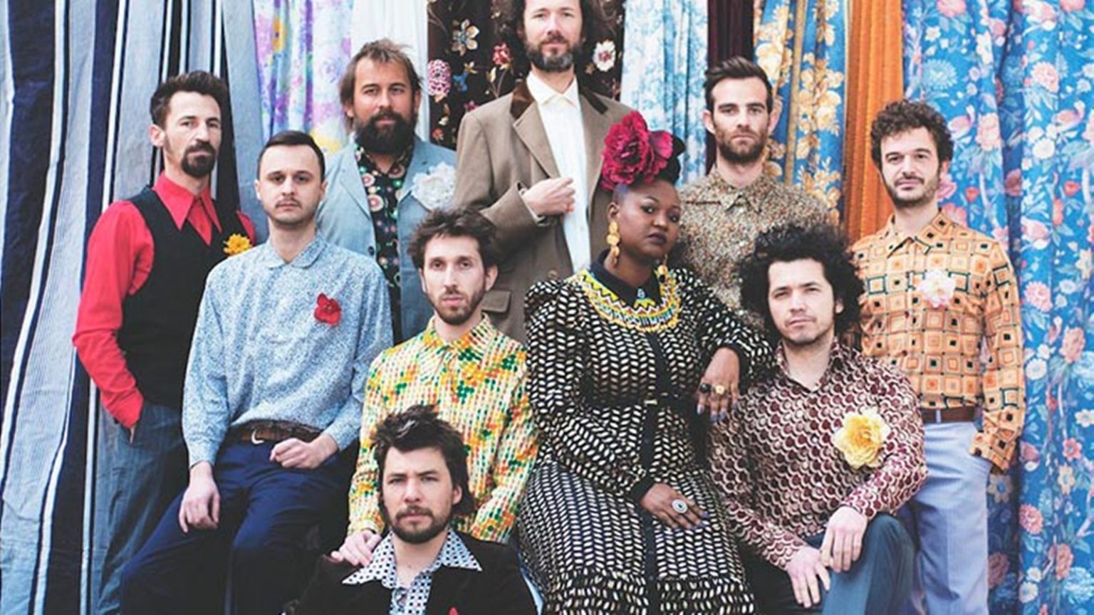 Photo de Retrouvez Electric Mamba dans un clip vintage et coloré