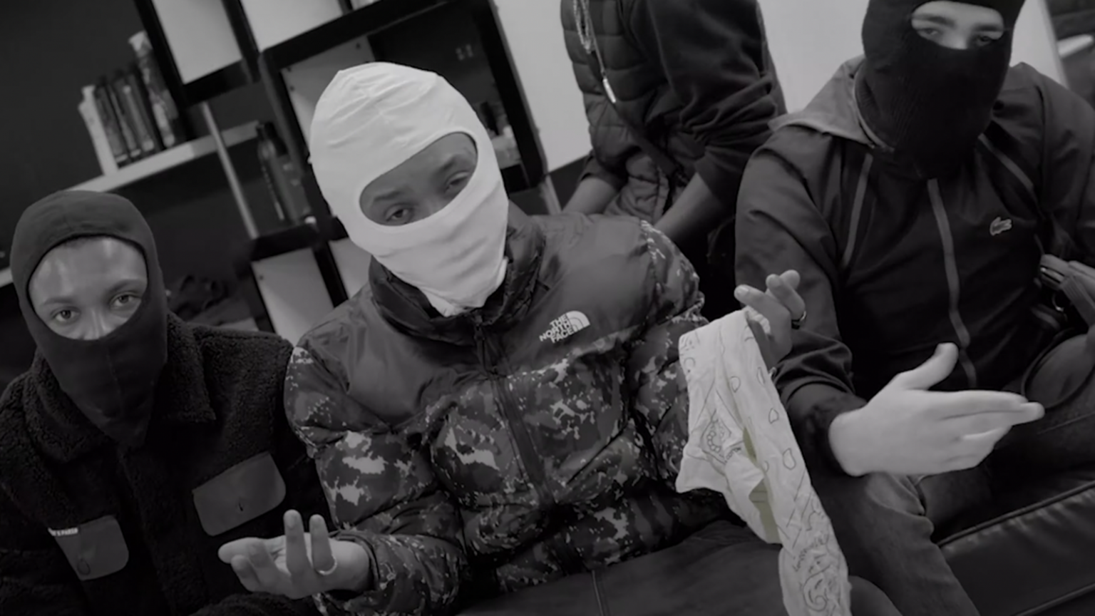 « Toujours Nous », le dernier gros street banger signé B10 Photo de Toujours Nous, le dernier gros street banger signé B10