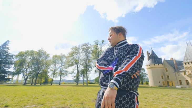 Photo de Hairso déboule avec un gros clip en mode châtelain pour "Gucci Garden"
