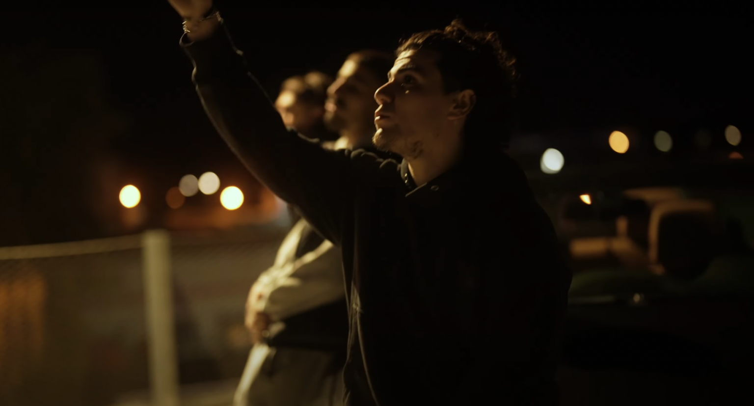 Photo de MMM est le « Prince De La Calle » le temps d'un clip stratosphérique !