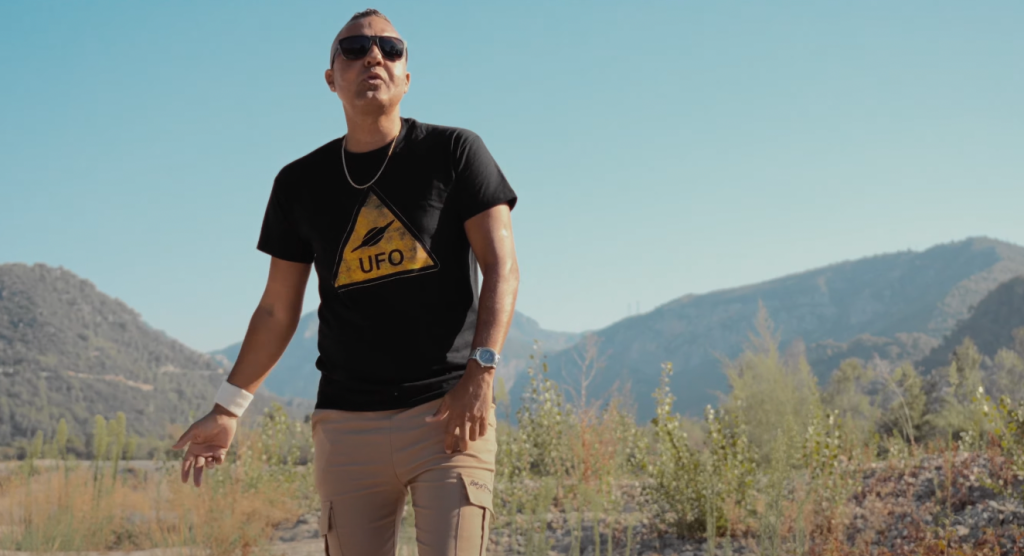 Photo de GIOVAN fait une « ARRIVÉE STELLAIRE » avec son nouveau clip