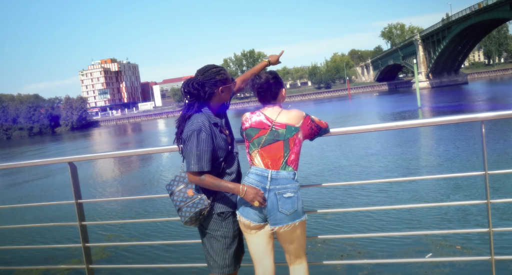 Photo de ENDZA envoie du love pour sa « BROWN SKIN GIRL » dans son nouveau clip