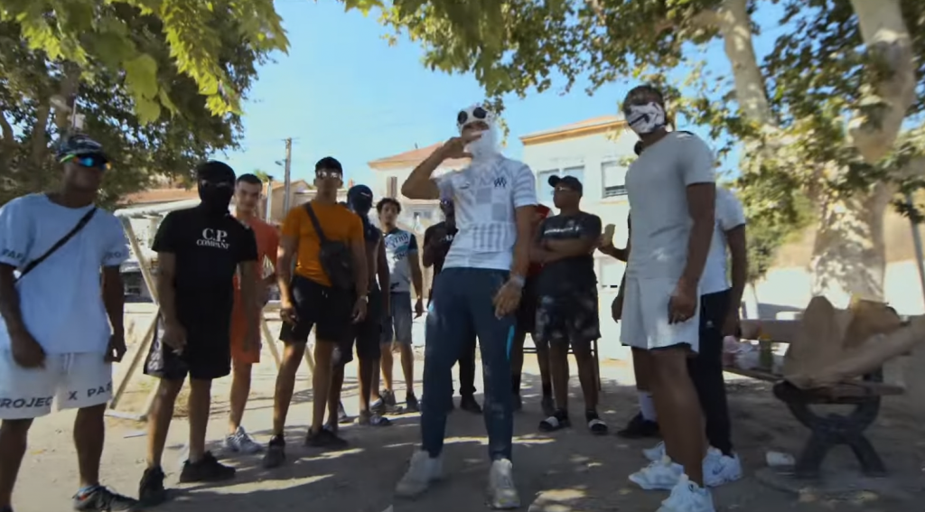 Photo de Bienvenue « Dans ma folie », le nouveau clip d'ESCO