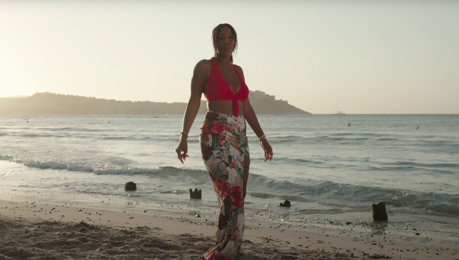 Photo de Attention, Xeynaa va vous « Snipe » avec son dernier clip