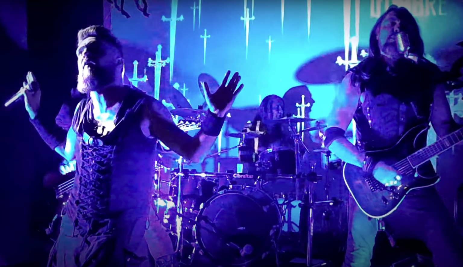Photo de FENRIS fait crier les guitares « Pour l'Ombre », leur nouveau clip