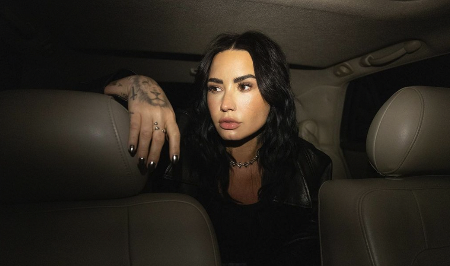 Photo de Demi Lovato révèle sa relation avec une femme à l'occasion de la sortie de son nouveau single « Cool for the Summer »