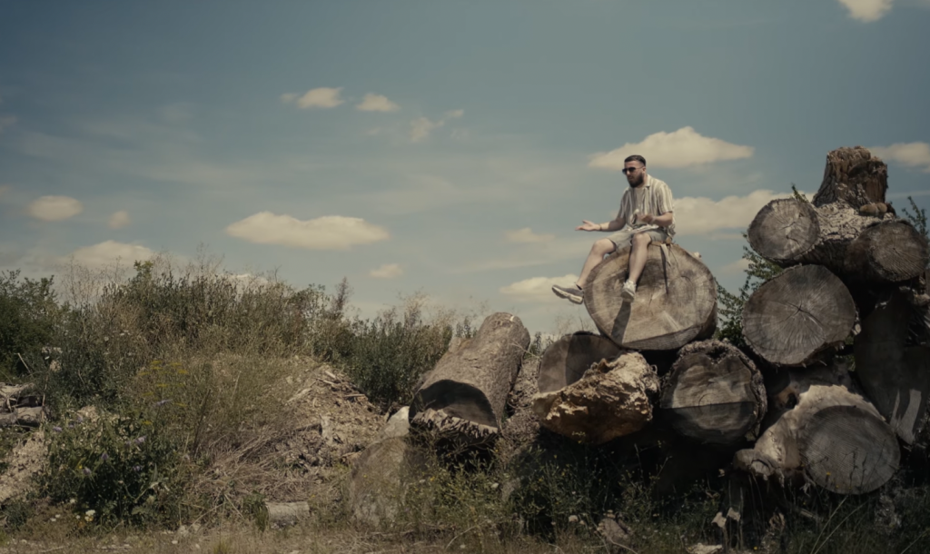 Photo de Laissez-vous envouter par le rap de TYSON avec son nouveau clip « PLUS RIEN »