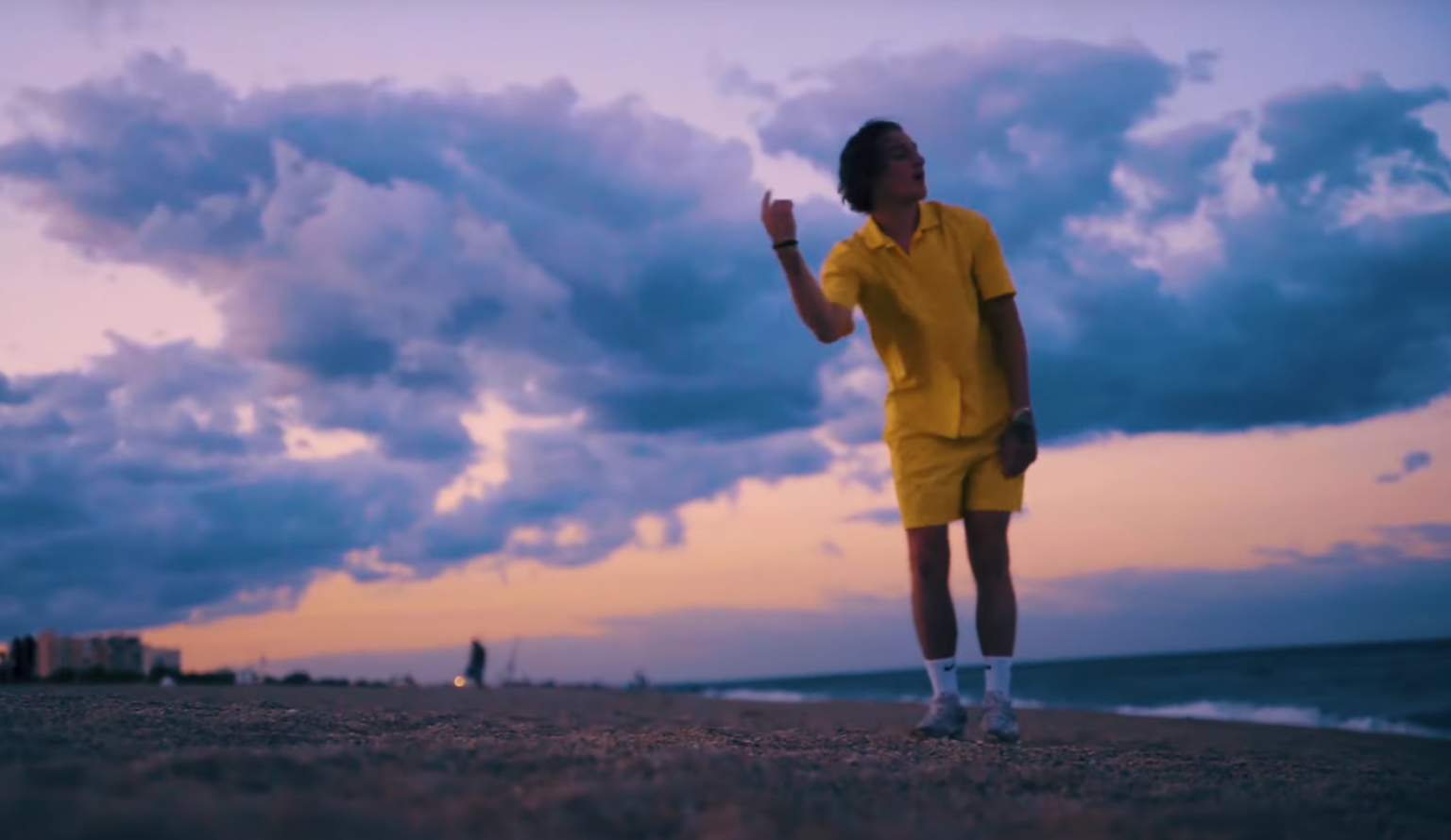 Photo de C'est la « FOLIE » dans le nouveau clip de GSO