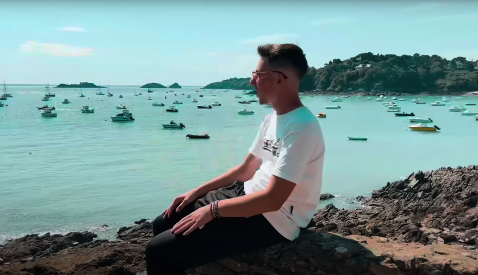 Photo de Faites un tour sous « Les Tropico » avec le nouveau clip d'Electrogold