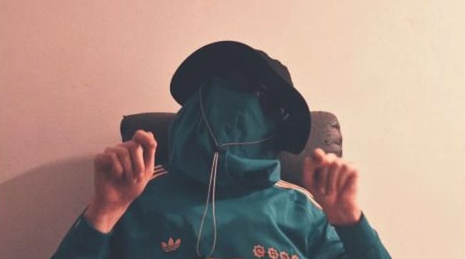 Photo de TOM balance le 1er épisode de sa nouvelle série de freestyles et c'est du très lourd.