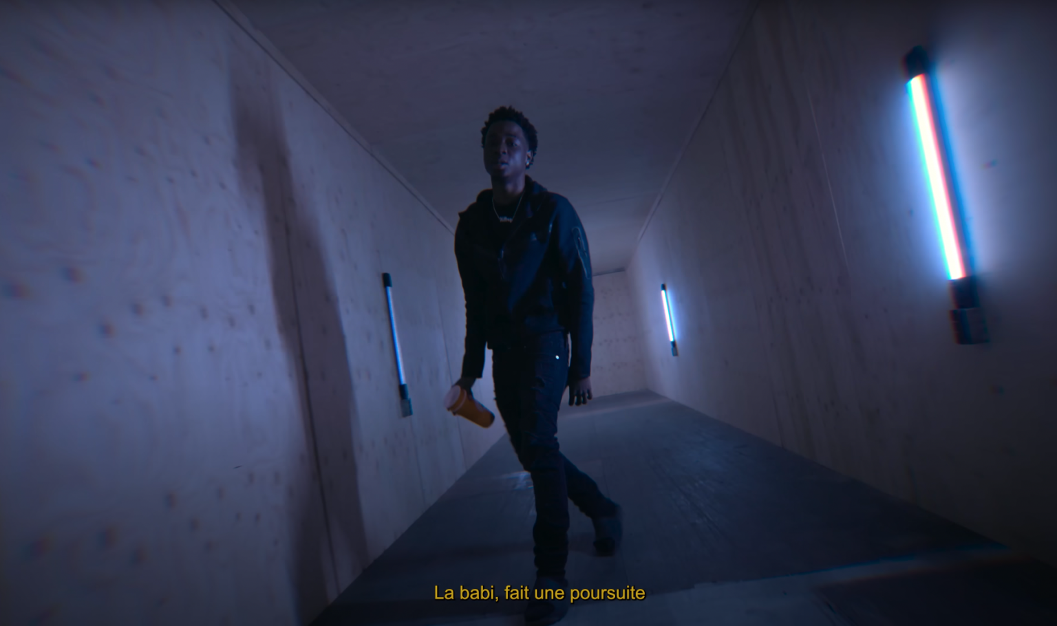 Photo de Grosse « Opération » dans le nouveau clip de LKS