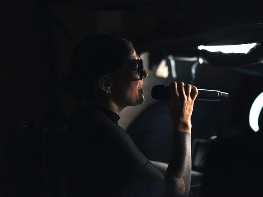 Photo de Ce qui se passe, c'est que « Tu ne vois pas » le nouveau clip de MËL ROSE TECHNO