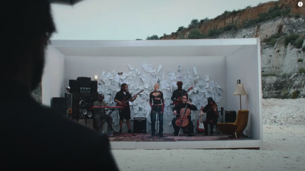 Photo de Pourquoi on n'a pas trop accroché avec le nouveau clip de Eva (Queen)