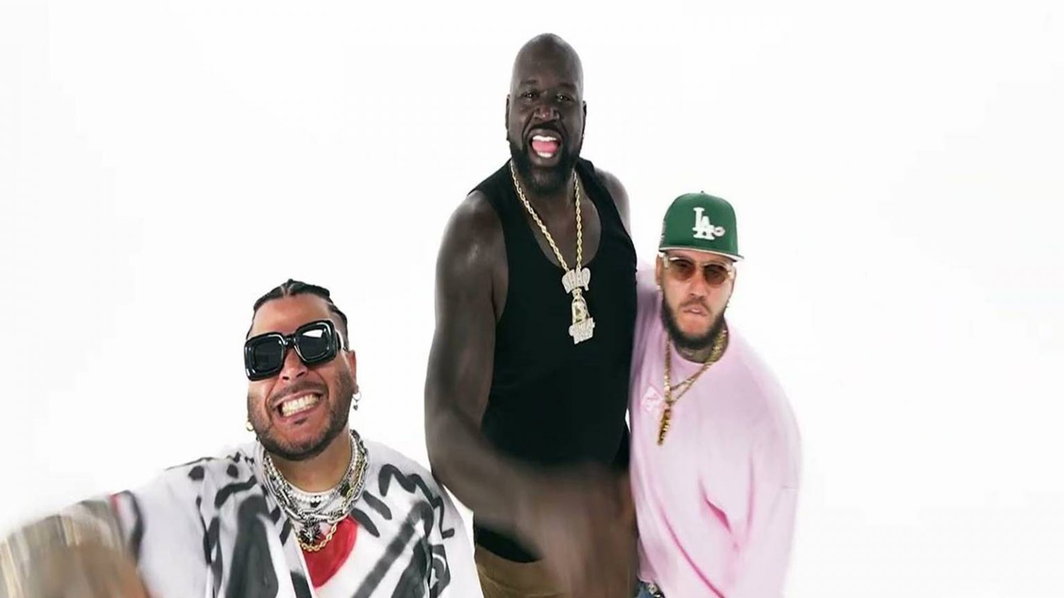 Photo-de-Shaquille-ONeil-et-Coyote-viennent-de-lacher-un-clip-de-rap-stratospherique