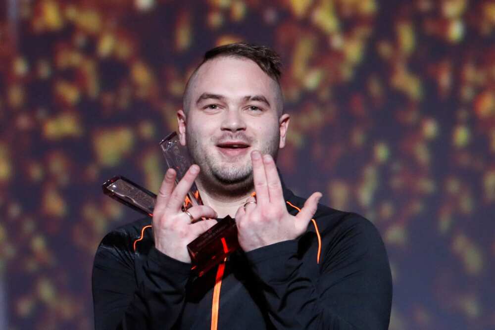 Qui sont les parents de JUL et quelles sont leurs origines ? Photo de Qui sont les parents de JUL et quelles sont leurs origines ?