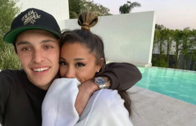 Photo de Ariana Grande va devoir payer 1,25 million de dollars à son ex-mari pour divorcer