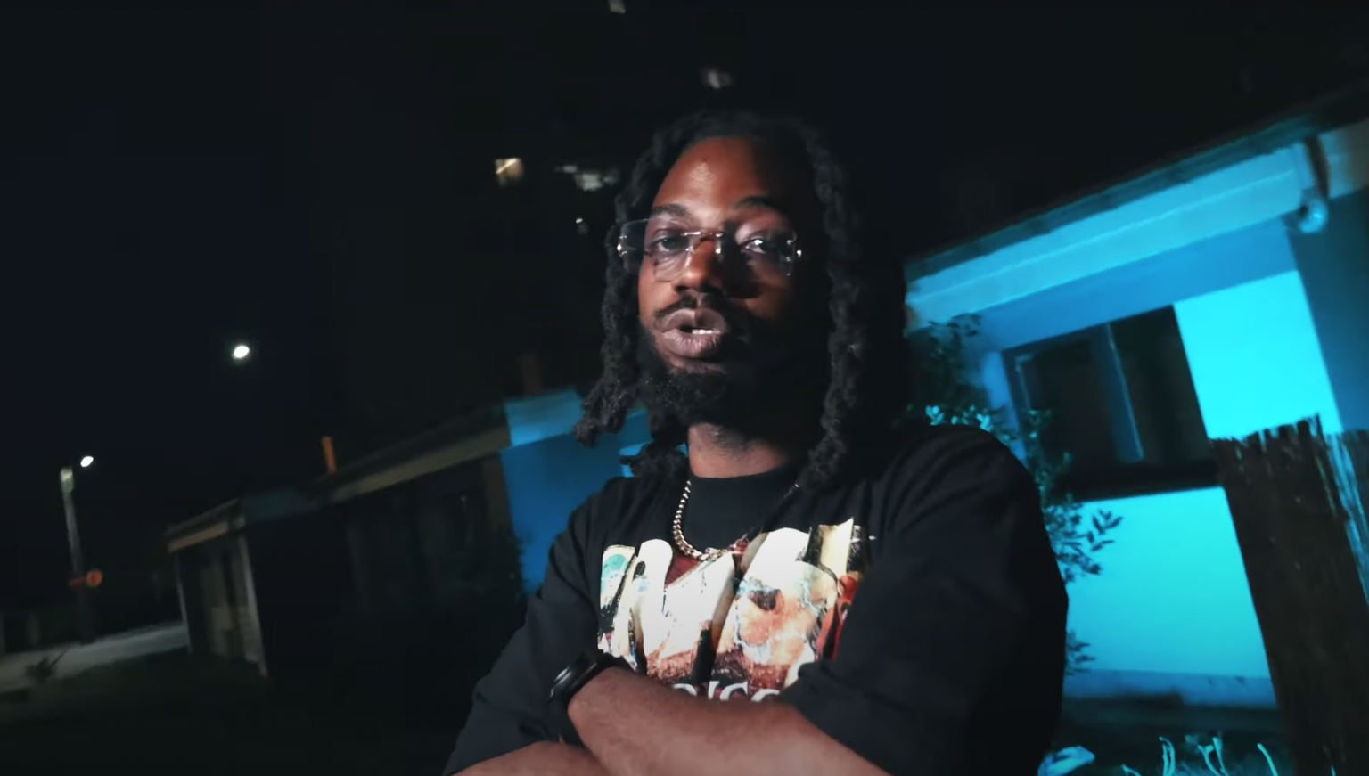 Photo de Cash Crime fait du sale dans son nouveau clip « Budokai 3 »